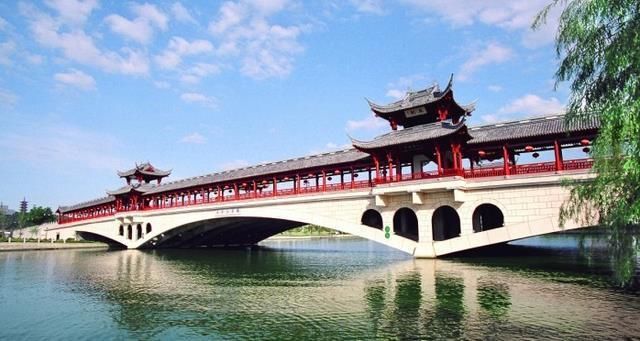 重庆开州“唯一”的古廊桥，约200年历史，是县级文物保护单位