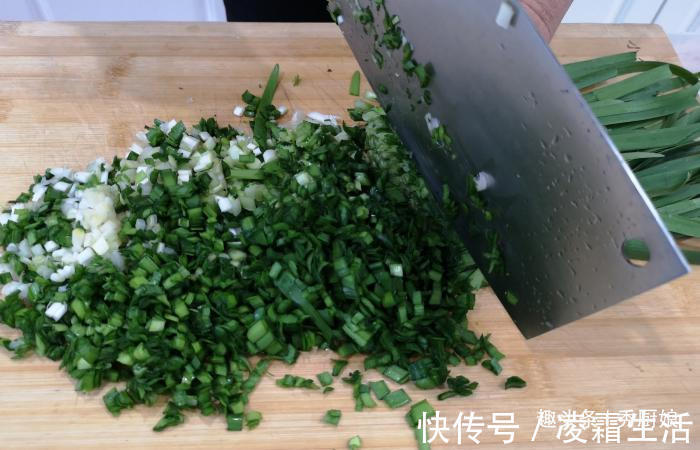 保存韭菜原来如此简单，教你1招，随吃随取，放1个月都不黄不烂