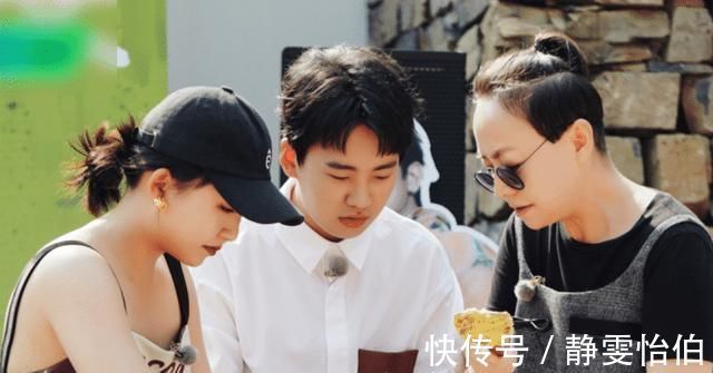 又一综艺开播即走红,开播的两天热度飙升榜首,阵容豪华