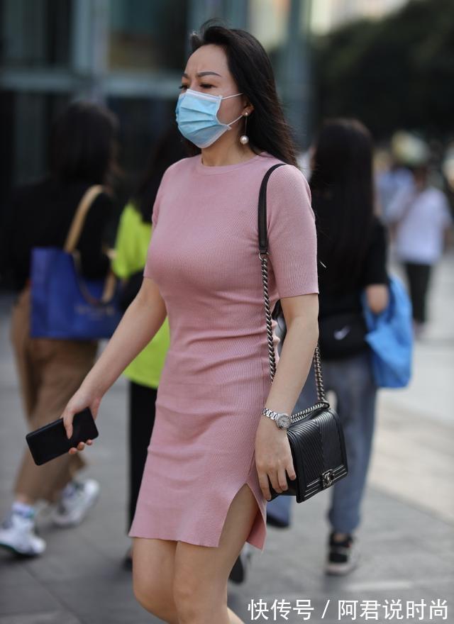 搭配|连衣裙体现气质，搭配方面更是彰显个性，显得大气