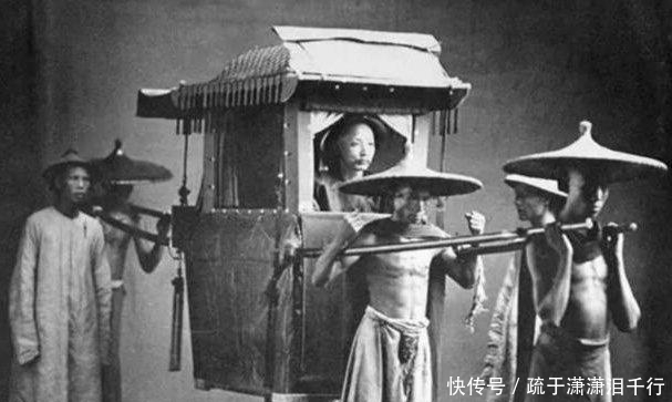 罕见|清朝罕见老照片：犯人跪地不敢抬头，最后一位女子美艳不可方物！