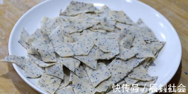 秘诀|面点师偷偷告诉你，炸麻叶香酥焦脆的秘诀，原来技巧在和面上