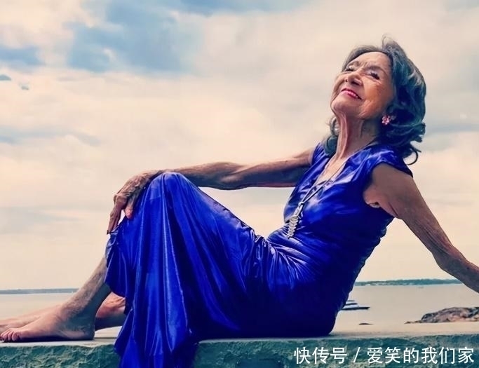 电影公司|101岁印度美人,练瑜伽90年,和小70岁男伴翩翩起舞,像少女