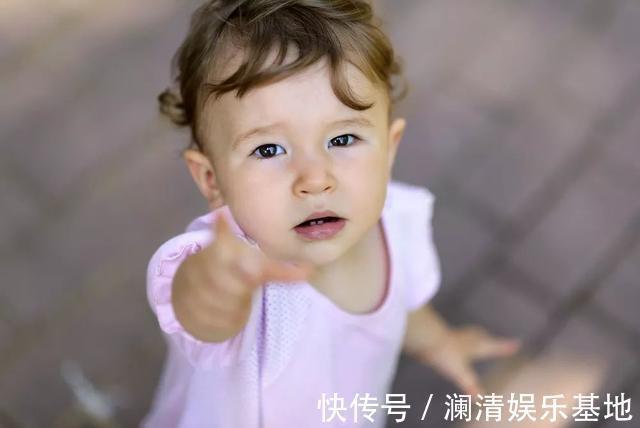 小动作|孩子这6个小动作,竟是高智商的表现!你家孩子有吗?