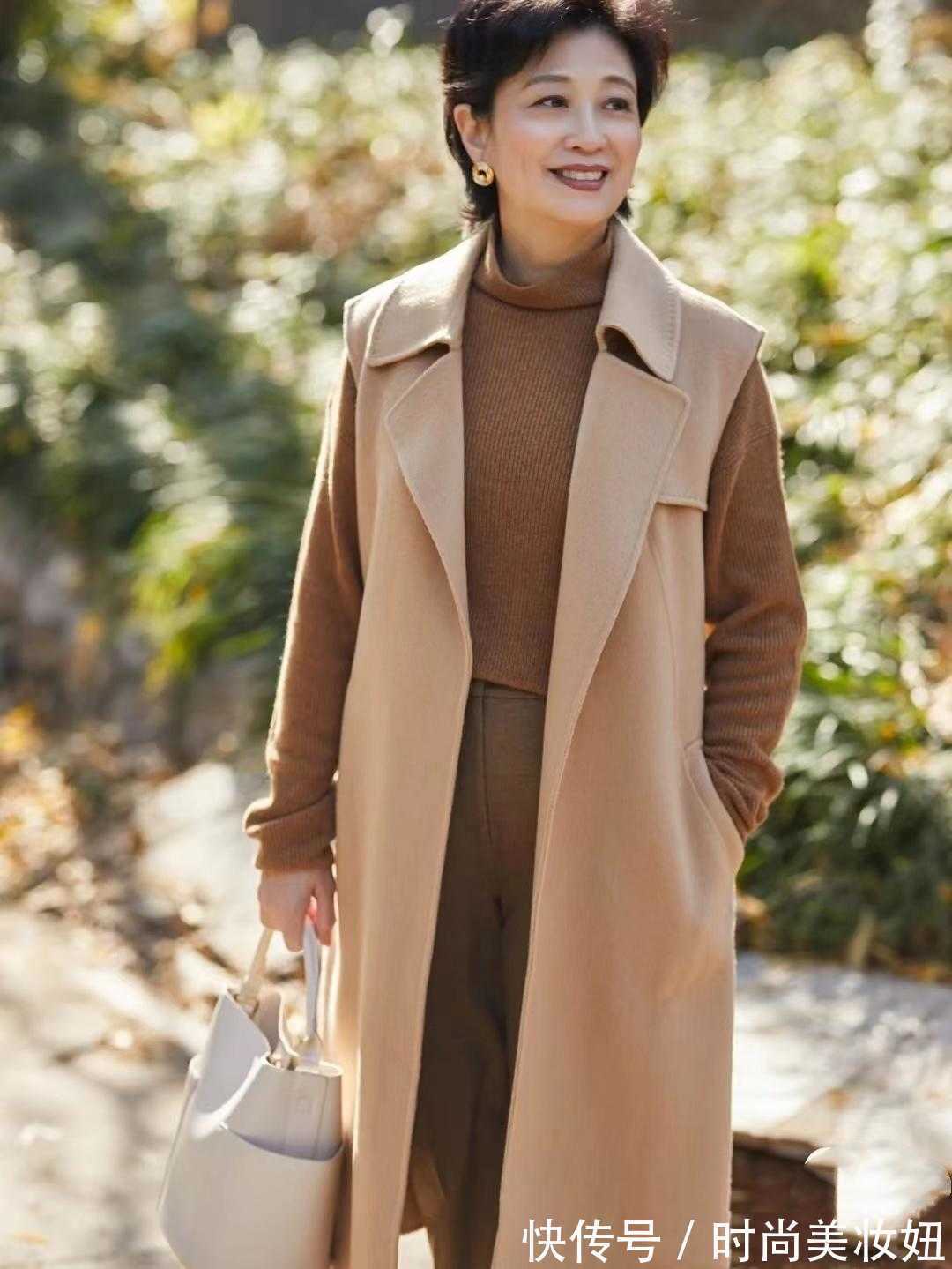 妈妈 60岁妈妈懂搭配更显气质,学会这4个穿搭术,高级又减龄