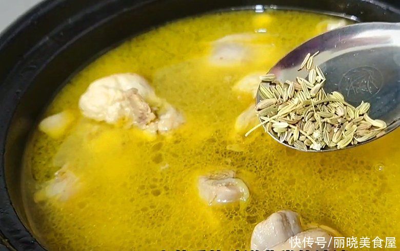 炖鸡汤，切记“三放”“三不放”的小窍门，汤鲜味美，好喝无腥味