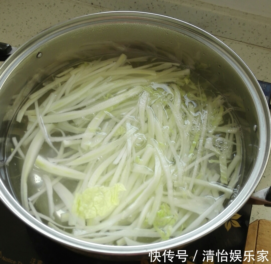 白菜是最简单的美食,它营养全面,味道清爽,跟什么食材都能搭配