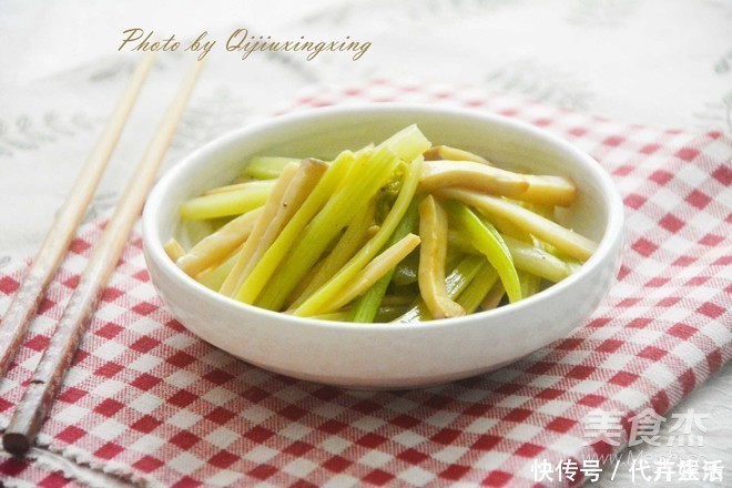 杏鲍菇|医生不会告诉你，它是强碱性食物，补血防脱发，上年纪的人要多吃