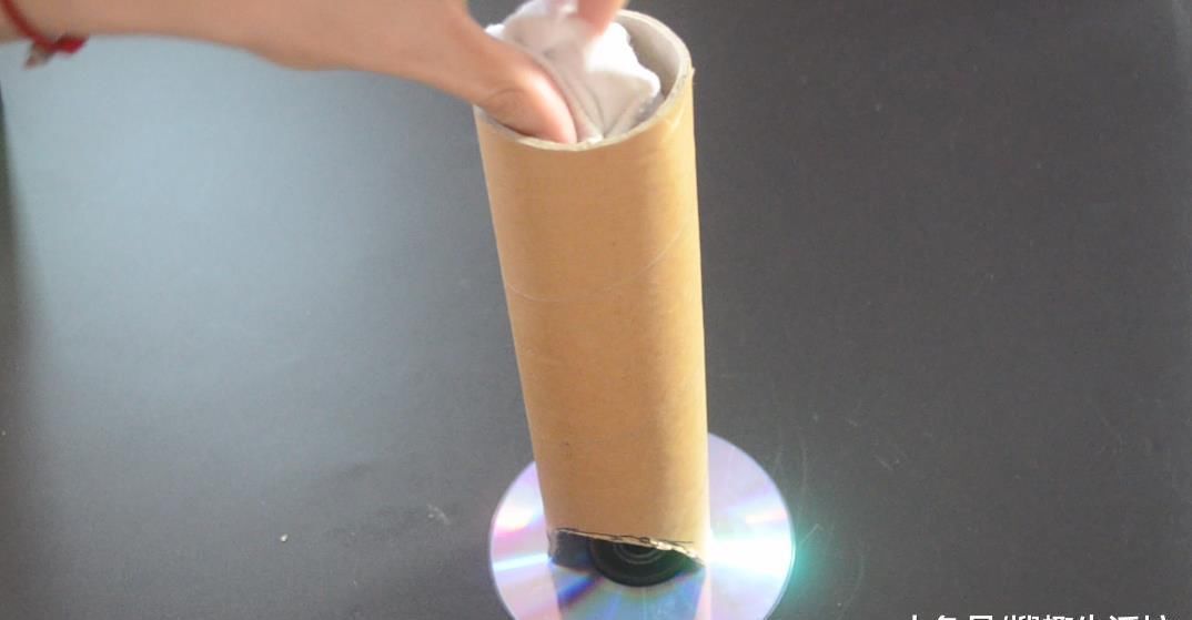 把纸筒粘在光盘上太厉害了, 解决了很多人困扰的烦恼, 赶紧试一试