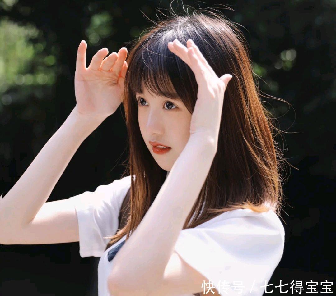 卷发|判断自己适合直发还是卷发,直发清纯美感十足,卷发温柔甜美