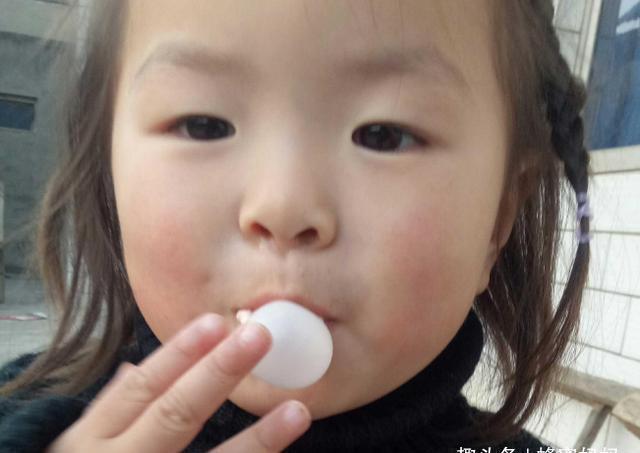 膨化食品|医生提醒这东西给娃吃一口，相当于吃了5个“塑料袋”，别喂了