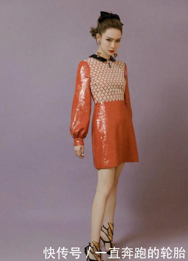 款式比较简|戚薇为显腿长,大胆拿“树叶”当鞋穿,不料秀出漫画腿