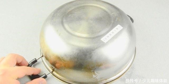 黄渍|不锈钢锅满是黄渍,教你一招,只需用它抹一抹,黄渍污垢自动清除!