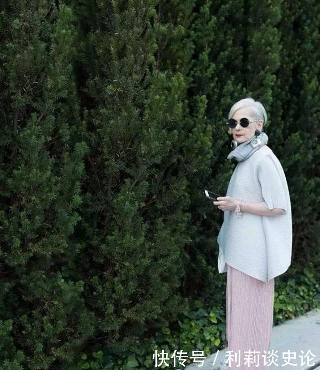 被60和的老奶奶惊艳了,敢穿会穿搭又有气场,老年人照样可以时髦