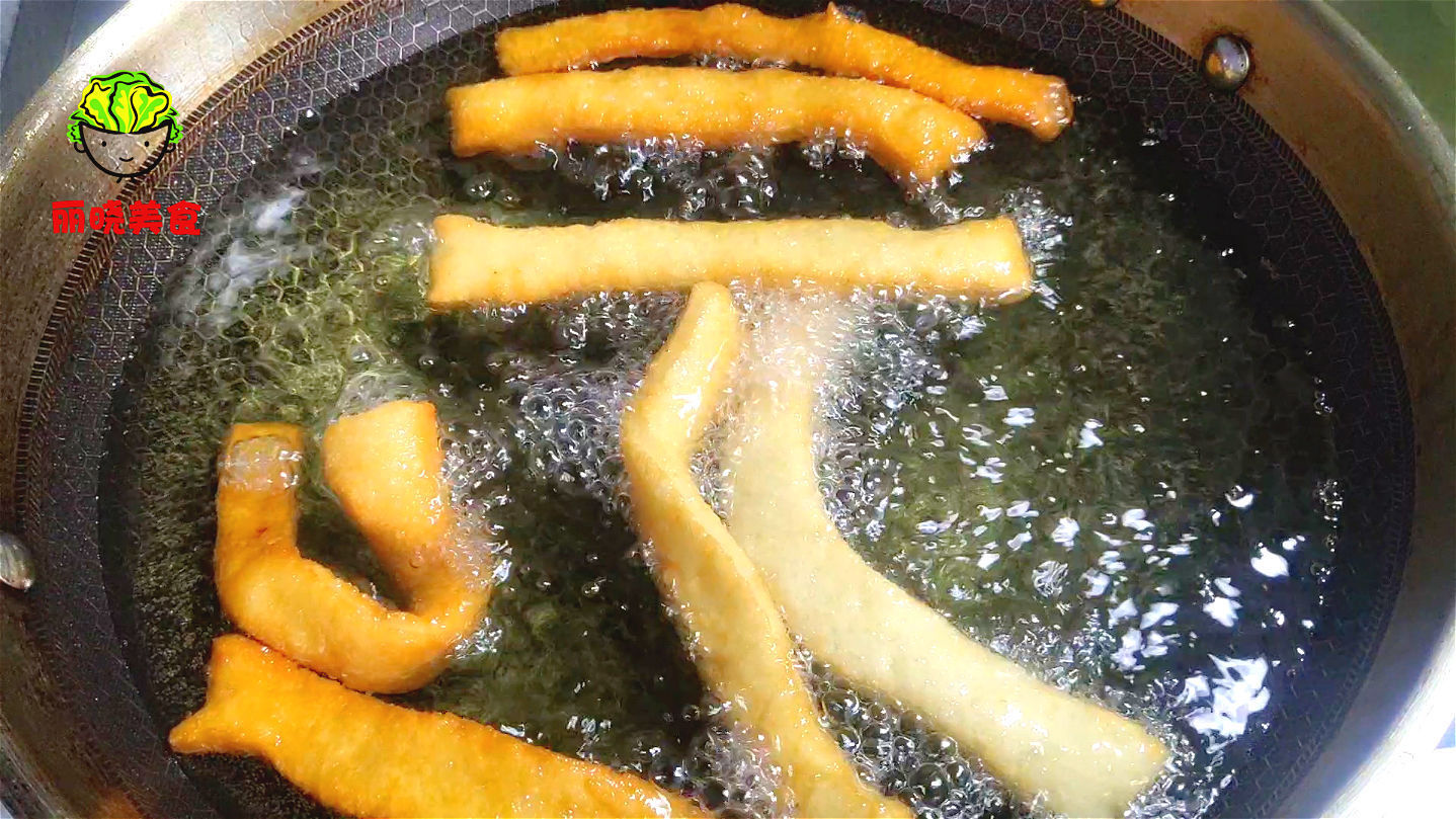 家有糯米粉可以这样做,不蒸不煮不烙,酥脆可口,妥妥的懒人早餐