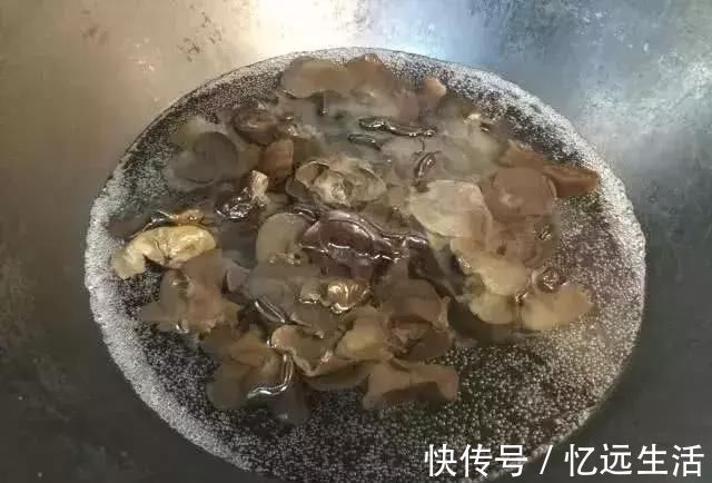 黑木耳|木耳和它是绝配，成本不到5块钱，吃一次相当于给肠道做个大扫除