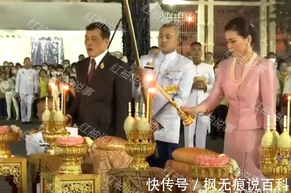 泰王!诗妮娜贵妃卑微入骨!跟在帝后身后一路小跑,连腰都不敢直起来