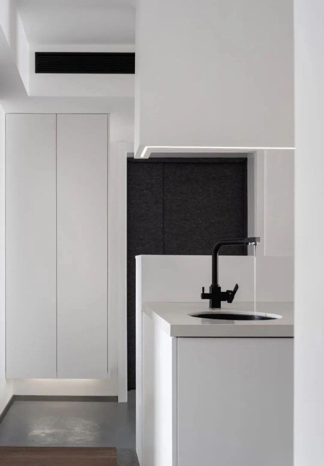 主卧|140㎡简约风格装修,用简单、干净的空间包裹温暖相伴人生