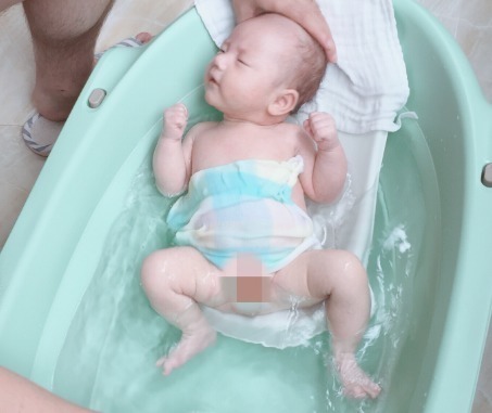 小宝宝|夏天宝宝洗澡五个常识四个步骤,“正确洗”宝宝舒爽还不长痱子