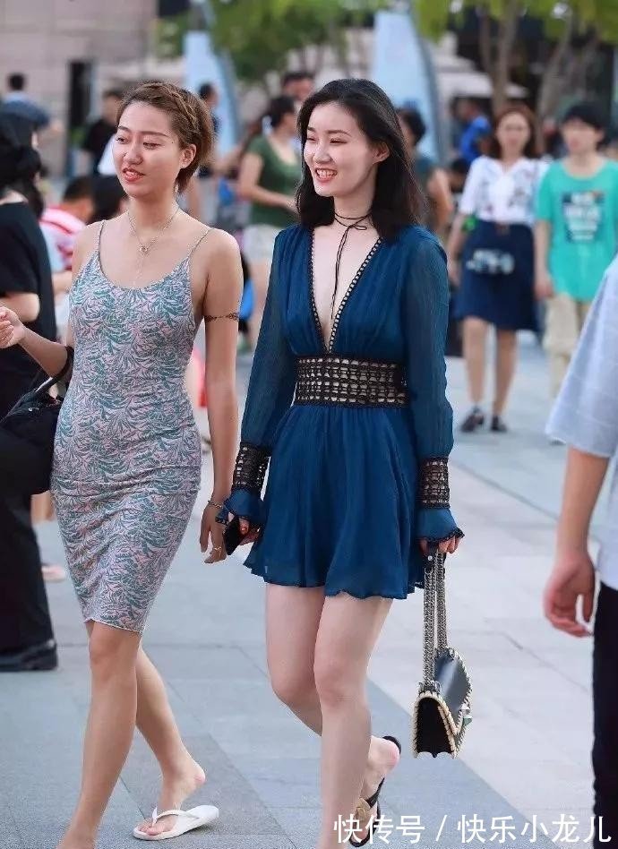 身材 非常调皮的90后美女!苗条的身材,几分特别风情,显得非常好看