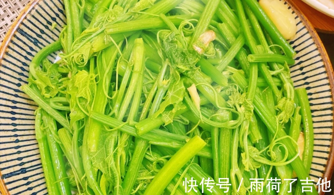 家常菜|5分钟快手家常菜凉拌蟹味菇，清炒龙须菜，尖椒炒鸡心，超美味！