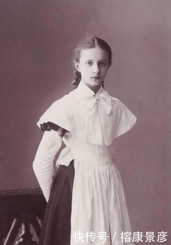恬静|百年前女性老照片：西欧的妖娆，俄国的恬静，中国的纯真