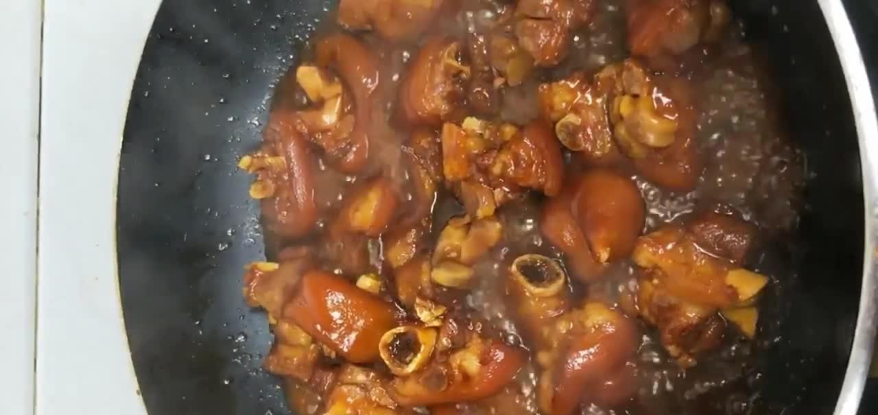 猪蹄怎么做好吃?2种任选1种,既解馋又美味,朴实中透着真实!