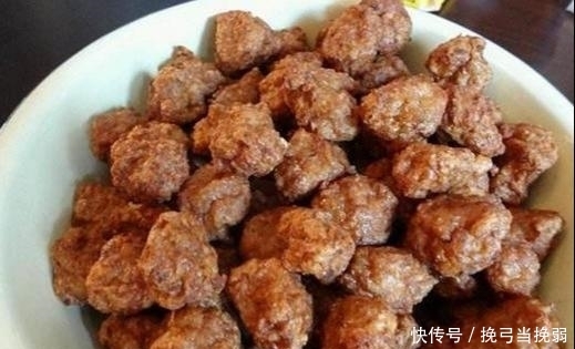 炸丸子时, 不要直接下油锅, 只需＂这一诀窍＂, 丸子又香又脆