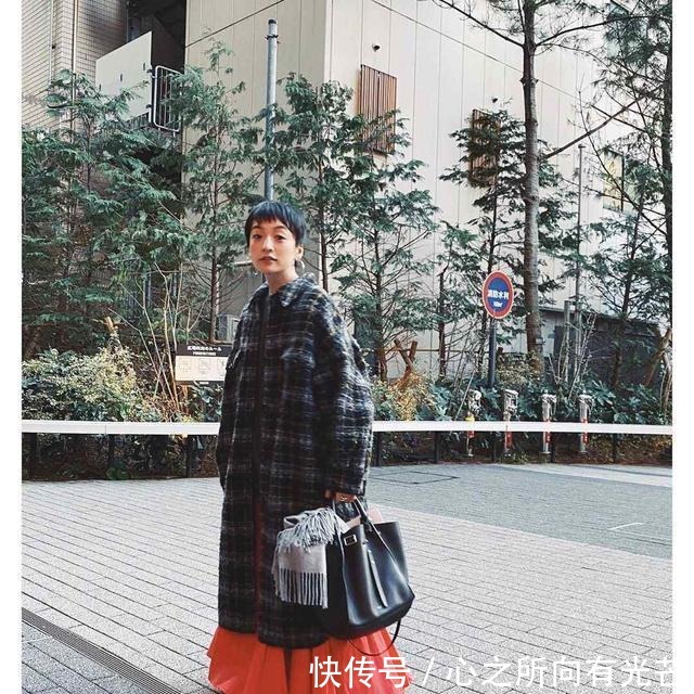 半身裙|“百褶裙”的美丽与情怀,长发或短发的女人,都能读懂!