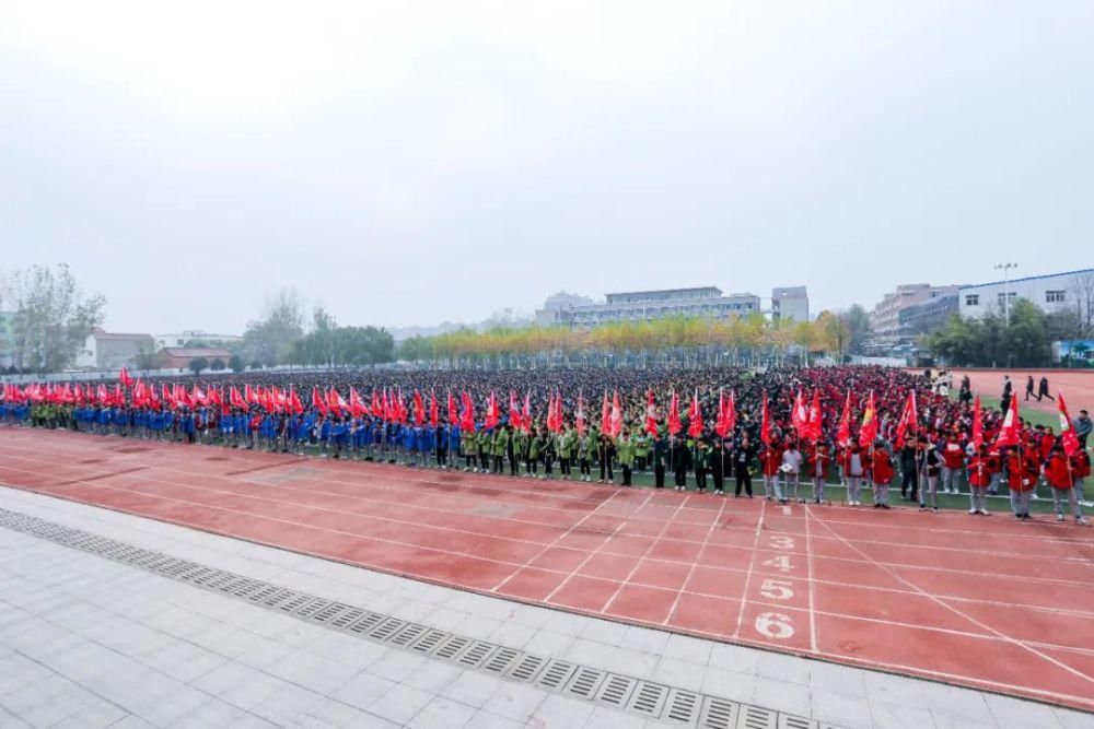 执行校长董长申|羲城中学举行期中质量监测总结大会