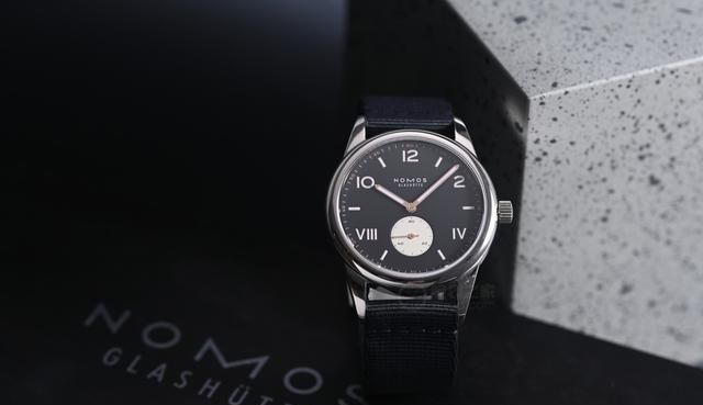 德系|万元级德系腕表标杆:NOMOS Club 738.S4