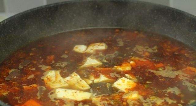  难怪|煮猪血时，很多人跳过这1步，老伙夫：难怪猪血又老又腥