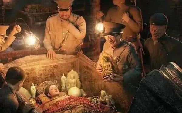 孙殿英|孙殿英盗尽皇陵,却忽视这个“袈裟”,被人9万买走今值1.3亿