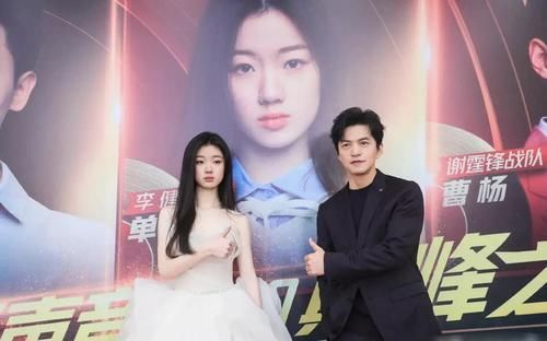 好声音|是好声音最年轻冠军,单依纯签约李健好友公司,白色大摆裙纯美