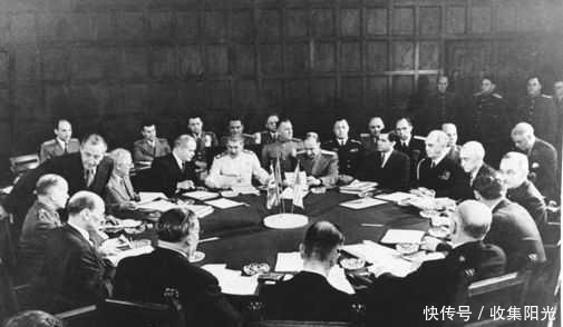 日本|原子弹爆炸后日本是怎样的最著名照片男孩背已死弟弟去火葬场