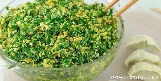 调饺子馅,先放盐还是先放油很多人弄错,难怪饺子不香不入味!