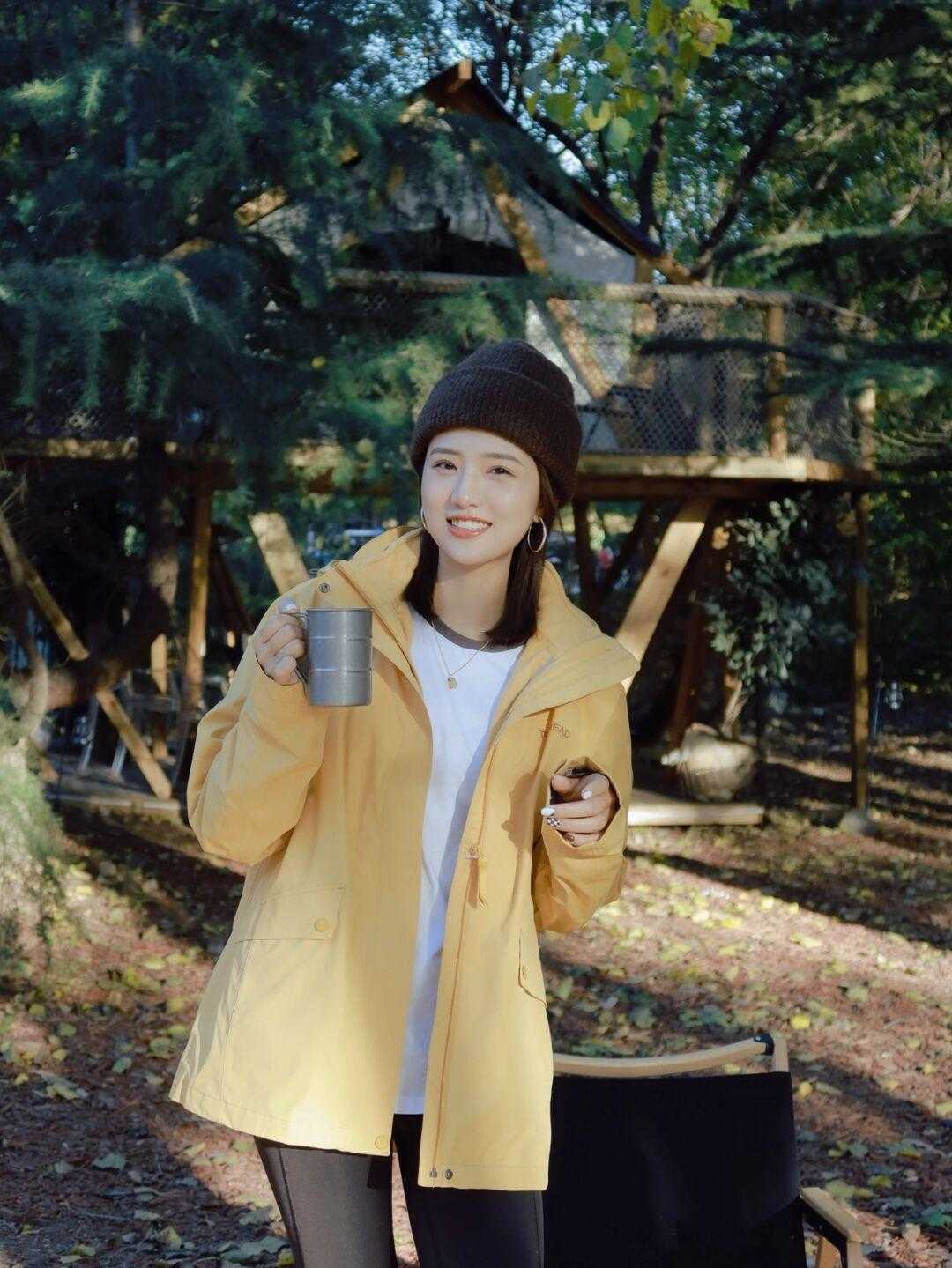 运动裤 冬季来一件冲锋衣,青春活力美感十足,就不要再犹豫不决了