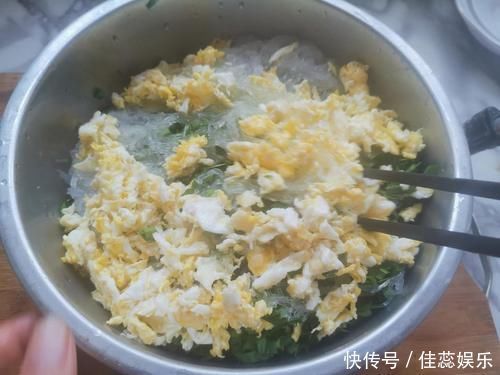 面皮|秋后就爱吃这面食,比饺子简单,比包子好吃,出锅连吃2个,过瘾