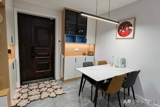 安装|越来越流行不做电视墙，学她家装修，入住三个月生活幸福美满