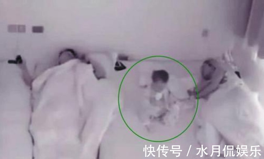 宝宝|11个月大宝宝半夜总是坐起来，妈妈安装监控后，看了实情感动不已