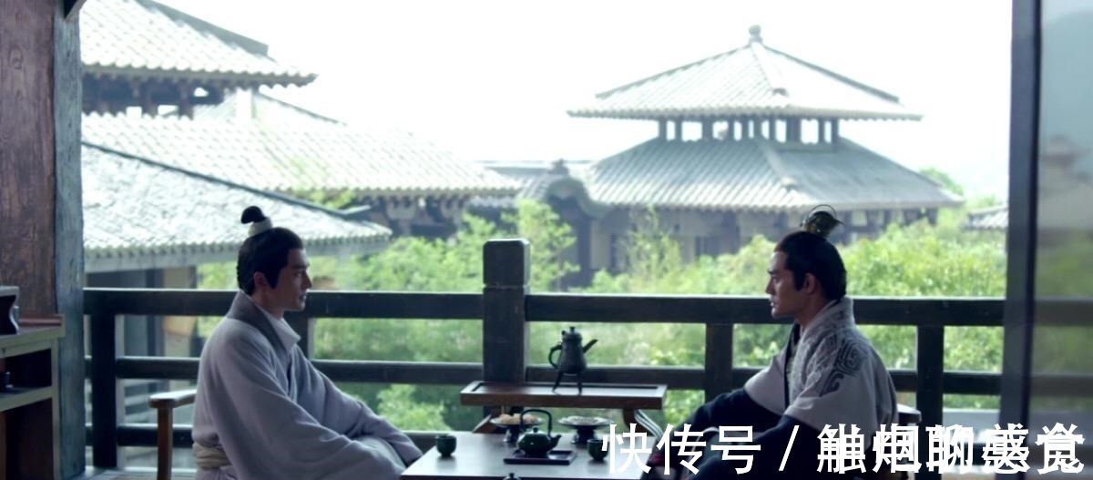 百态!俗语“君子之交淡如水”,下半句说透小人的特征,道尽人性百态!