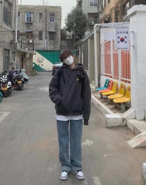 卫衣的穿搭法则，让你的卫衣瞬间时髦又精致，再也不担心松垮显老