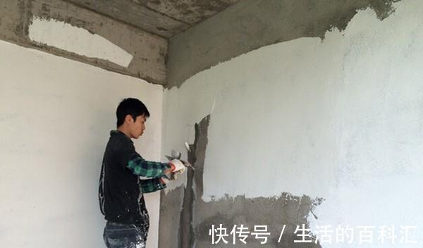 腻子膏|为什么越来越多人选择内墙用耐水腻子？老师傅：前者环保更耐用！