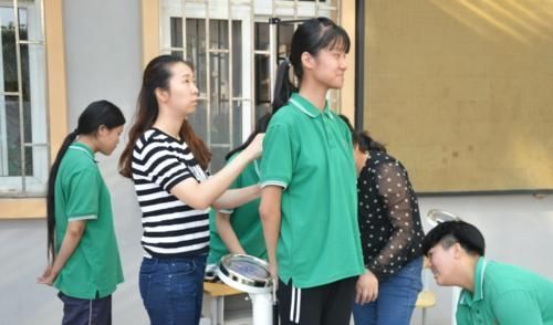 身高|初中生标准身高表出炉,男女生各有不同,看看你家娃达标了吗?