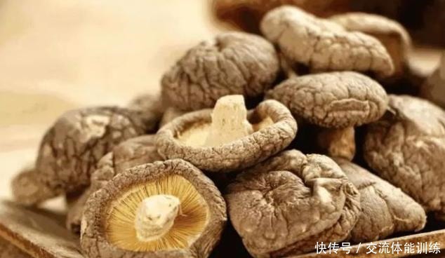 都是干香菇,“花菇”“冬菇”有啥不同区别太大了,不懂别乱买!