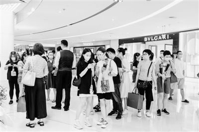 购物中心|中国宁波网丨七夕新晋“最能花钱”的传统节日之一