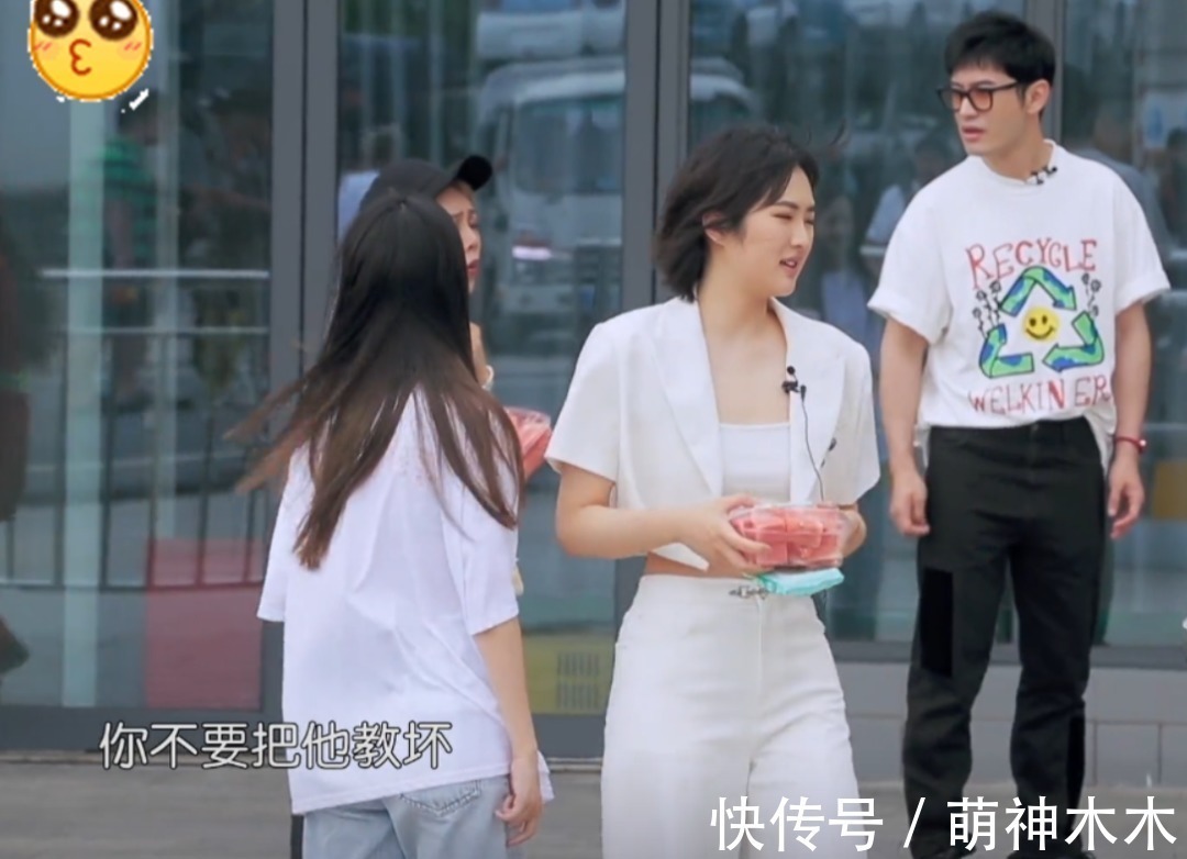 《中餐厅5》差评如潮,宁静试图造梗搞话题,黄晓明干脆直接放弃