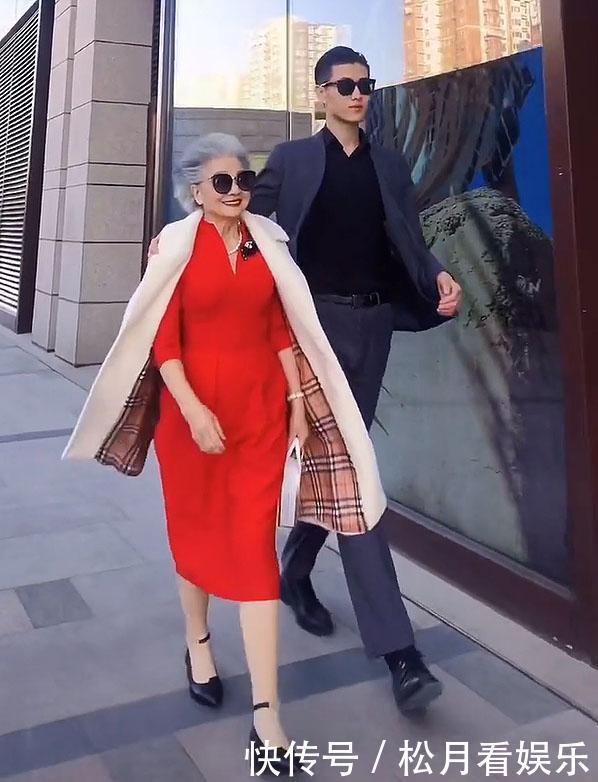 女人上了年纪，在外人看来“作妖”的4个细节，才是显年轻的关键