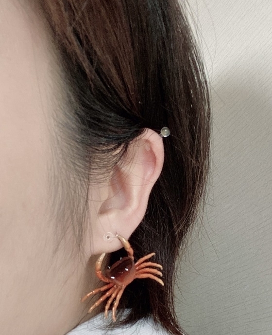 螃蟹|日本搞怪螃蟹耳环!逼真度让人看到也觉得「痛」