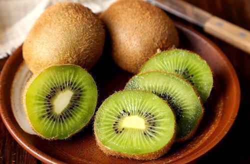 尿酸|尿酸高患者,不妨多吃这些碱性食物,轻松排尿酸,痛风不再来